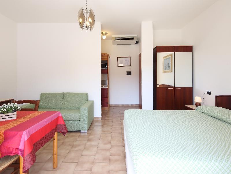 Kriss Apartahotel Deiva Marina